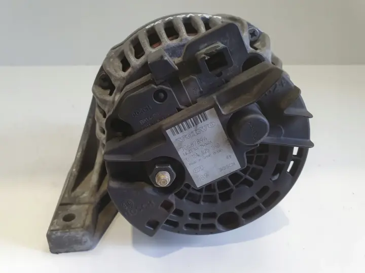 Volvo S60 I V70 II 2.4 D5 ALTERNATOR bosch 30667894 0124525060