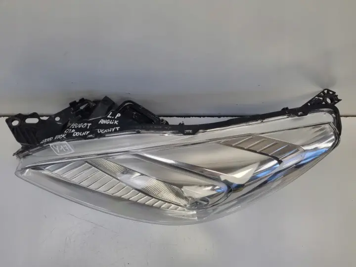 Peugeot 508 10-14r PRZEDNIA LAMPA LEWA lewy przód anglik 9687580480