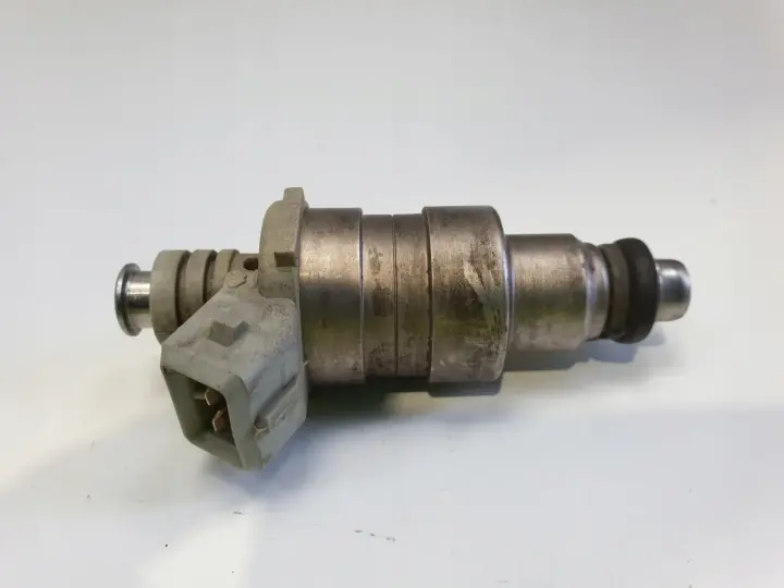 Peugeot 306 1.4 8V WTRYSKIWACZ wtrysk IW155