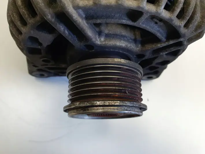 Nissan Qashqai 1.5 DCI ALTERNATOR bosch 0124525140 8200728292-C 150A