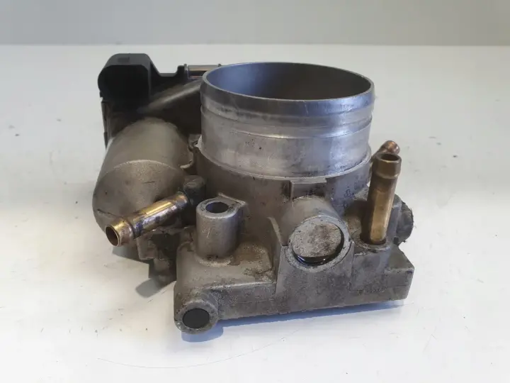 Audi A3 8L 1.8 20V PRZEPUSTNICA 06A133062F