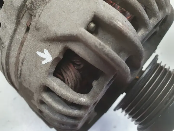 Volvo S60 V70 II 2.4 i ALTERNATOR BOSCH