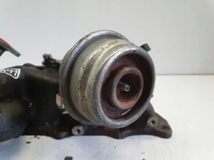 Volvo V60 2.4 D D4 TURBOSPRĘŻARKA turbo 36010146
