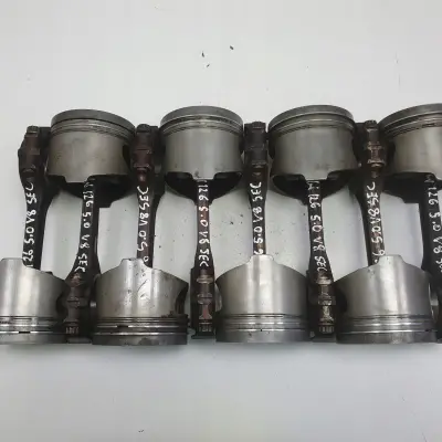 Mercedes W126 C126 5.6 V8 560 SEC TŁOK Korbowód