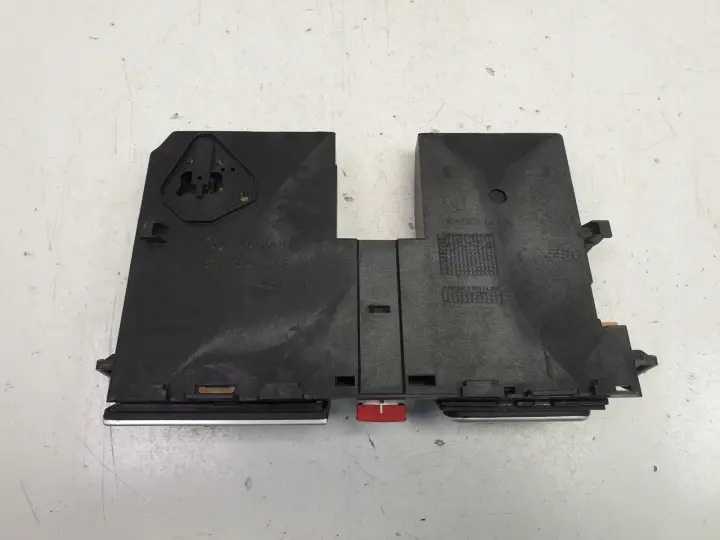 VW Passat B6 SCHOWEK wizytownik TELEFON 3C1857273