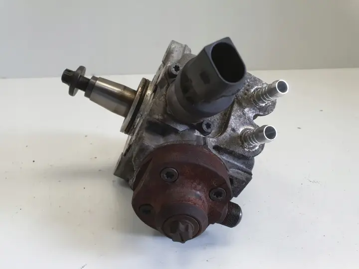 BMW E87 E90 E91 X3 E83 2.0 D N47 POMPA WTRYSKOWA paliwa 0445010506