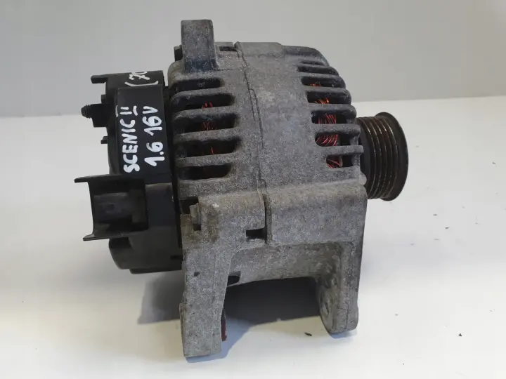 Renault Scenic II 1.6 16V ALTERNATOR 8200667619 valeo