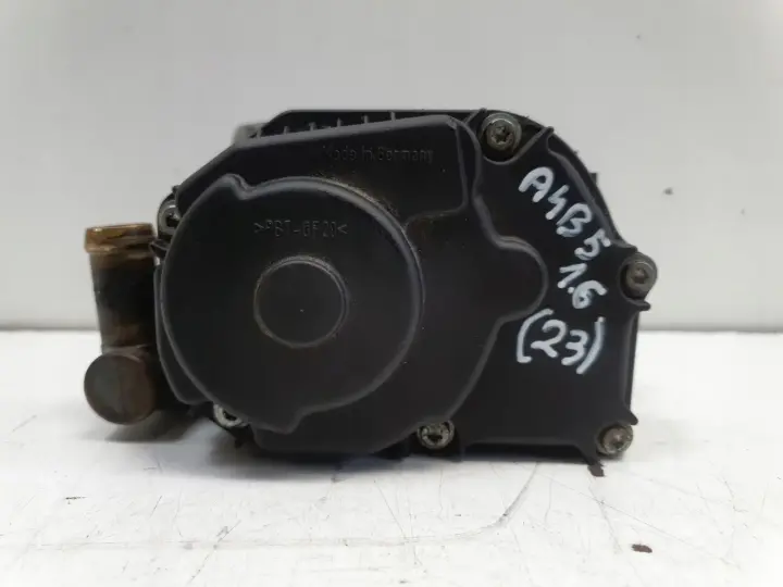 Audi A4 B5 1.8 20V PRZEPUSTNICA 058133063