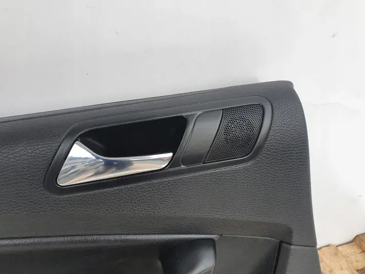VW Passat B6 KOMBI BOCZEK DRZWI LEWY TYŁ SKÓRA