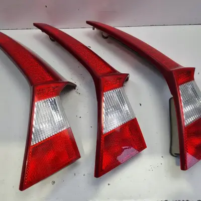 Volvo V70 III XC70 TYLNIA TYLNA LAMPA PRAWA prawy tył pasażera LED 31276837