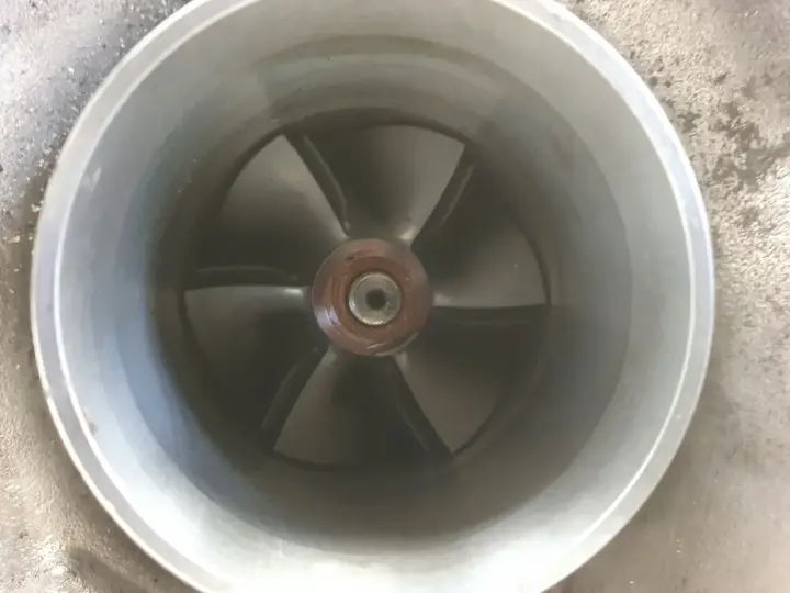 BMW E87 E90 E91 2.0 D TURBOSPRĘŻARKA turbo 7795498