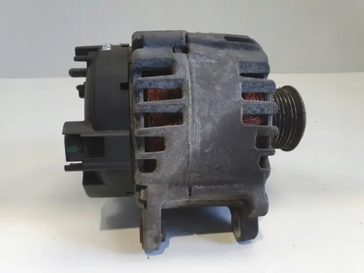 Audi A3 II 8P 1.6 TDI ALTERNATOR 03L903023A 140A valeo