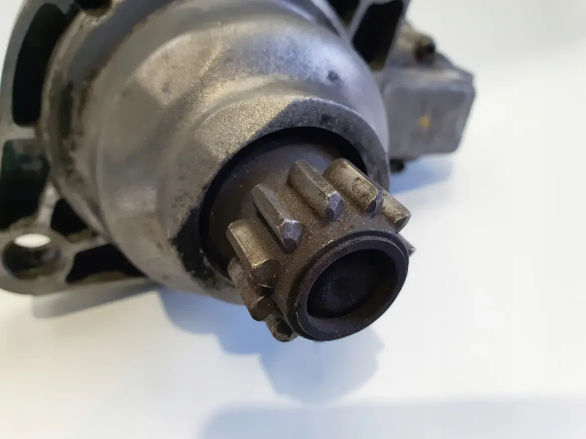 Audi A3 II 8P 2.0 TDI ROZRUSZNIK valeo 02M911023N D7GS10