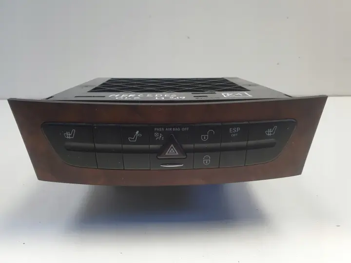 Mercedes CLS C219 W219 PANEL KONSOLI ŚRODKOWEK Zmieniarka A2196800552