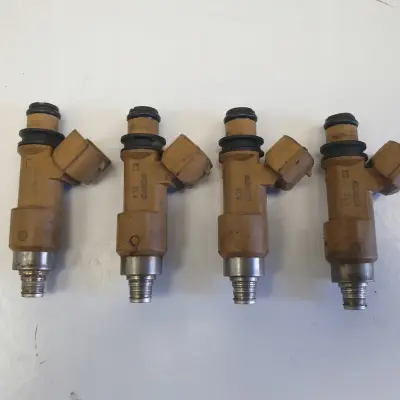 Suzuki Liana 1.6 16V WTRYSKIWACZ 009033211