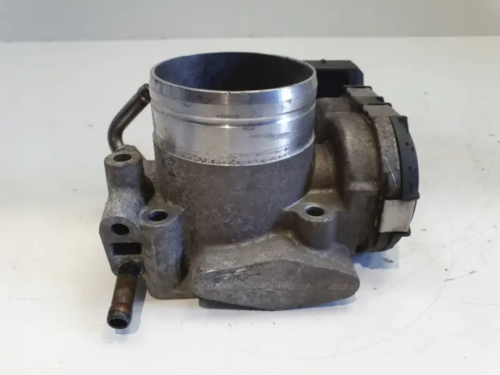 Audi A4 B6 2.0 20V PRZEPUSTNICA 06B133062H 0280750088