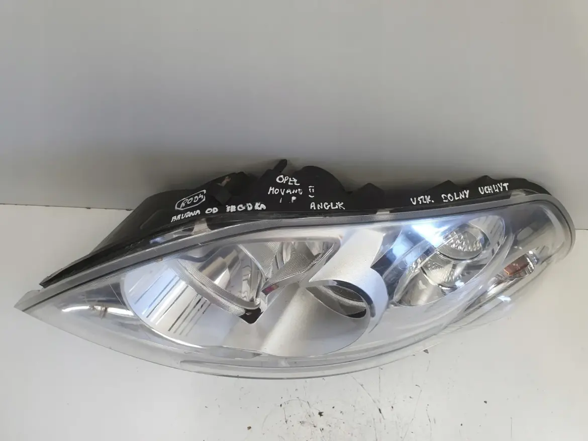 Renault Master III Opel Movano B PRZEDNIA LAMPA PRAWA prawy przód anglik