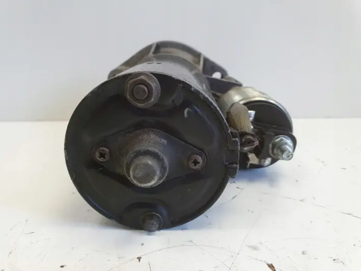 VW Passat B5 1.9 TDI ROZRUSZNIK bosch 068911024G 0001110128