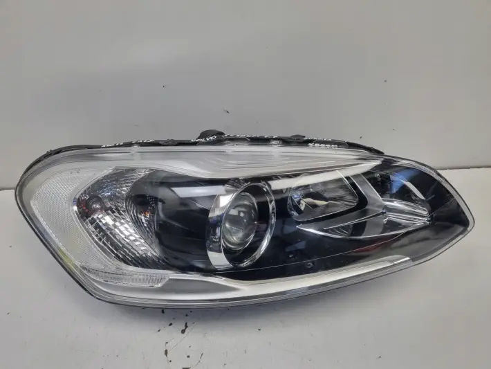 Volvo XC60 13-17r LIFT PRZEDNIA LAMPA PRAWA PRAWY PRZÓD LED europa 31420250