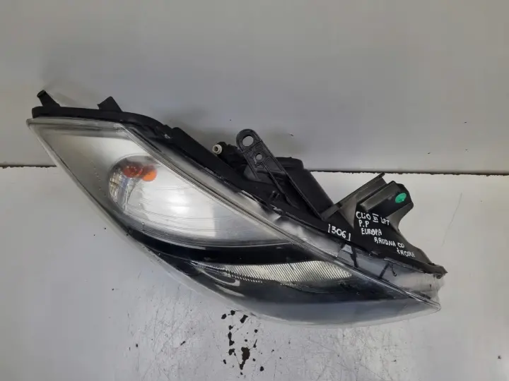 Renault Clio III 09-12r LIFT PRZEDNIA LAMPA PRAWA PRAWY PRZÓD 260107056R