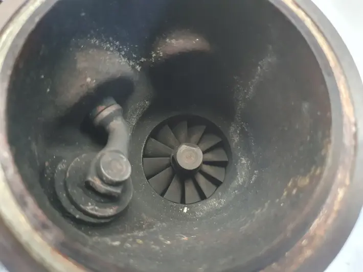 Volvo V70 III 2.0 D4 TURBOSPRĘŻARKA turbo BITURBO 31397999