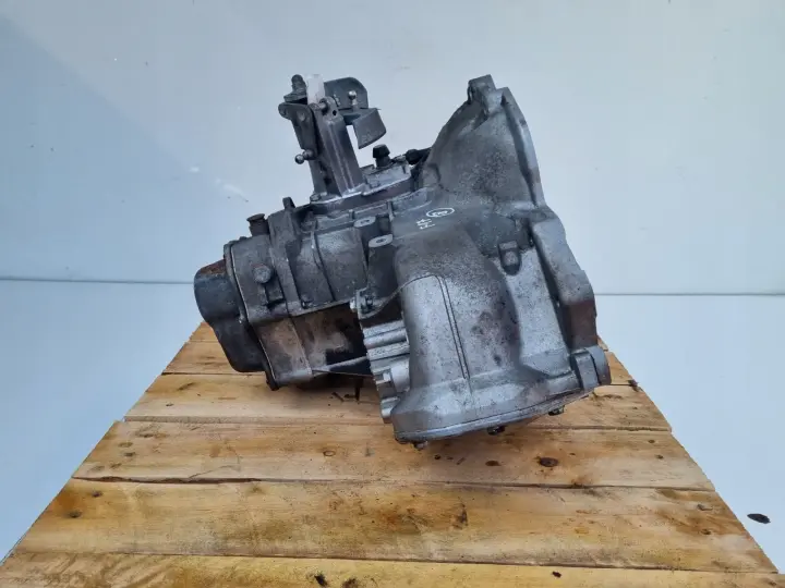 Opel Vectra C 1.8 16V MANUALNA SKRZYNIA BIEGÓW manual F17C394