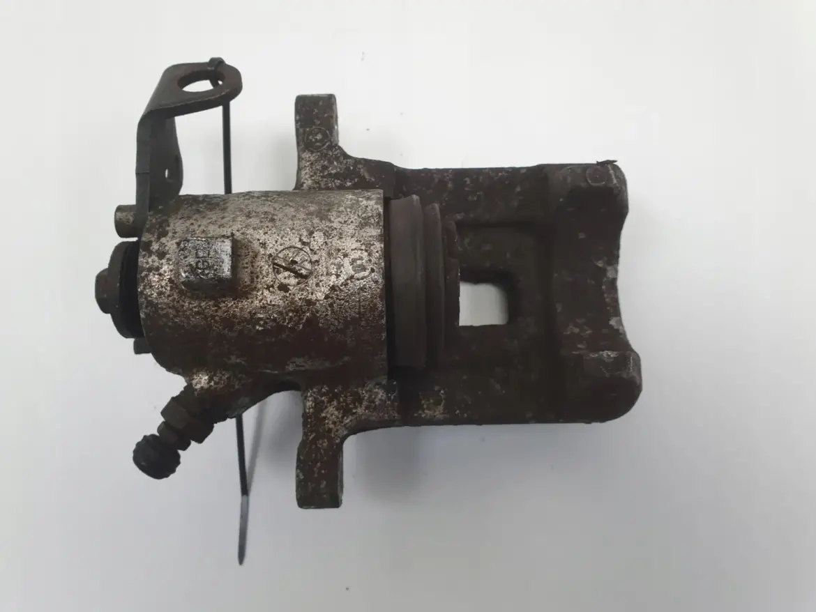 Vw Passat B5 Audi A4 B5 ZACISK HAMULCOWY Prawy tył pasażera