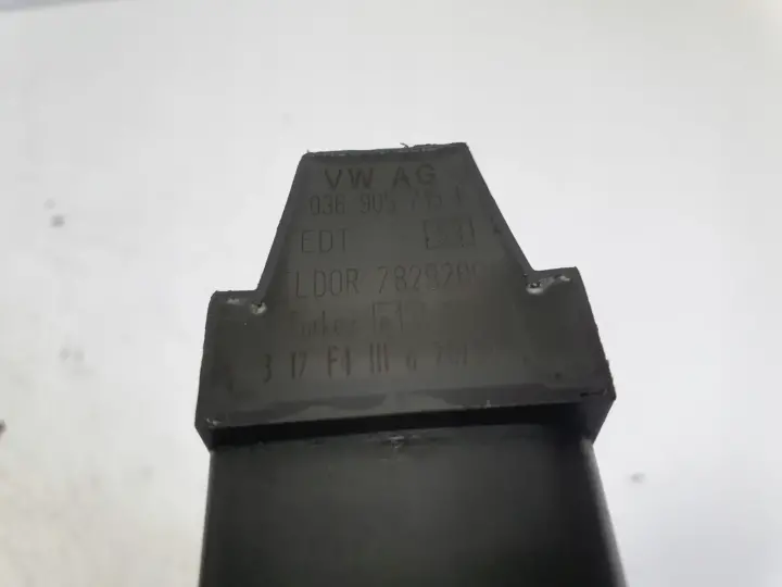 Seat Ibiza III 1.4 16V CEWKA ZAPŁONOWA 036905715F