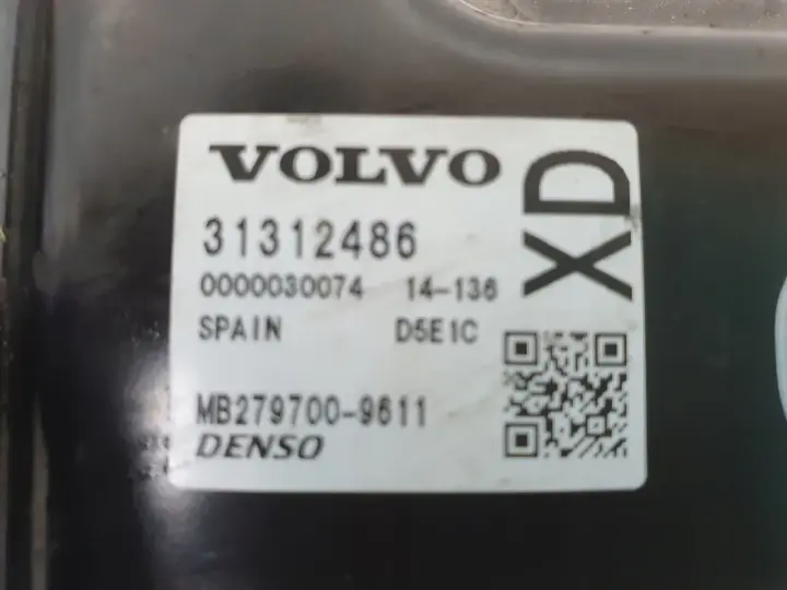 Volvo V40 II 2.0 D STEROWNIK SILNIKA komputer