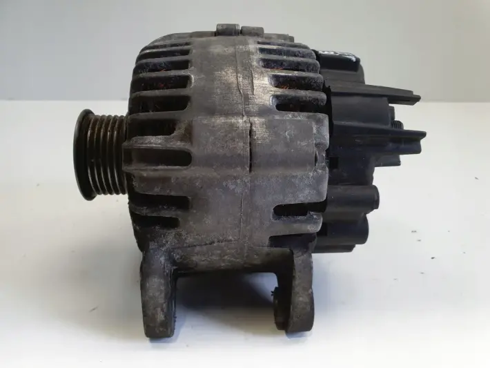 VW Golf V 1.6 FSI ALTERNATOR 110A 03C903023B valeo
