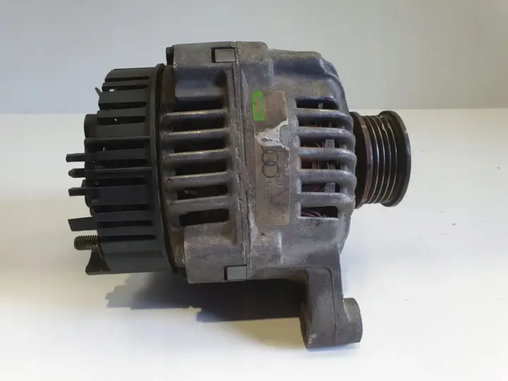 Audi A4 B5 Passat B5 1.6 8V ALTERNATOR valeo