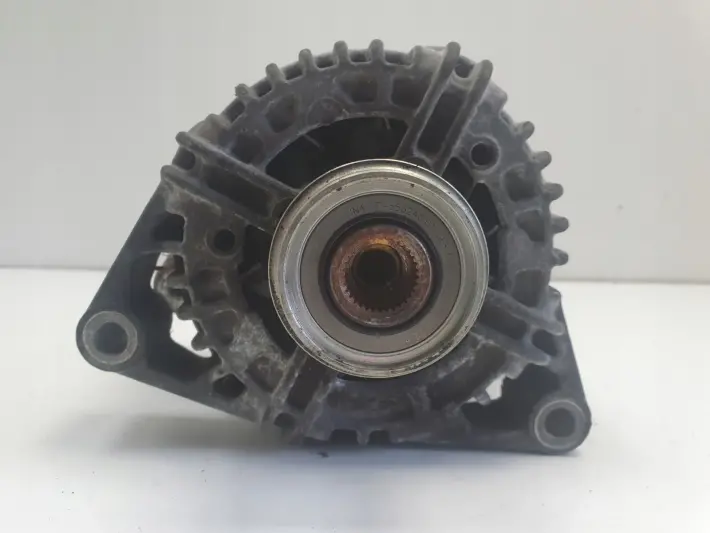 Opel Corsa D 1.4 16V ALTERNATOR bosch 0124425087 120A