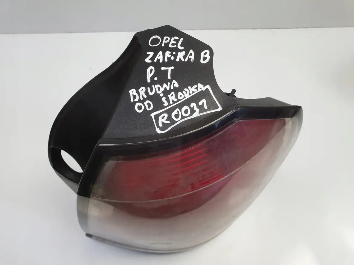 Opel Zafira B TYLNA LAMPA PRAWA prawy tył pasażera 24451843