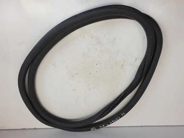 Opel Corsa F USZCZELKA DRZWI prawy przód