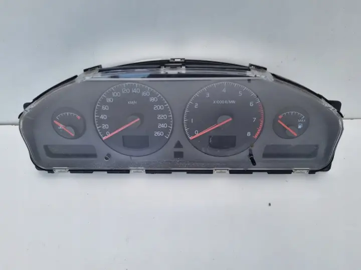 Volvo S60 I V70 II 2.4 LICZNIK ZEGARY 9499668 Europa benzyna