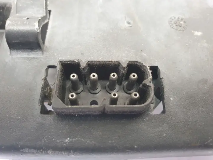 BMW E39 sedan WKŁAD TYLNEJ LAMPY Lewy tył kierowcy 8363565