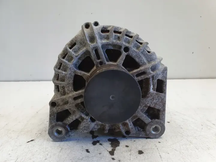 Renault Clio IV 0.9 TCe ALTERNATOR valeo 231007842R
