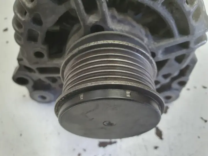 VW Golf V 2.0 SDI ALTERNATOR Bosch 06F903023D 110A