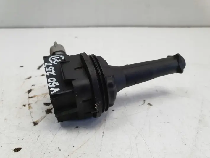 Volvo S80 S60 V70 II 2.4 2.4 T 2.5 T CEWKA ZAPŁONOWA 8677837