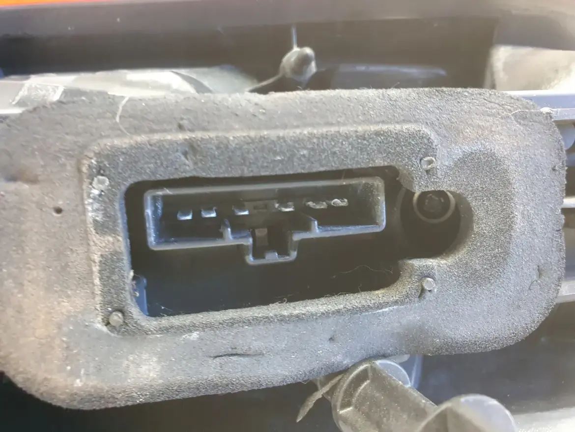 Ford C-Max I lift 06-10r TYLNA LAMPA LEWA lewy tył