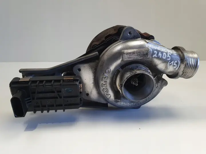 Volvo V70 II XC70 XC90 2.4 D5 TURBOSPRĘŻARKA turbo 30757080