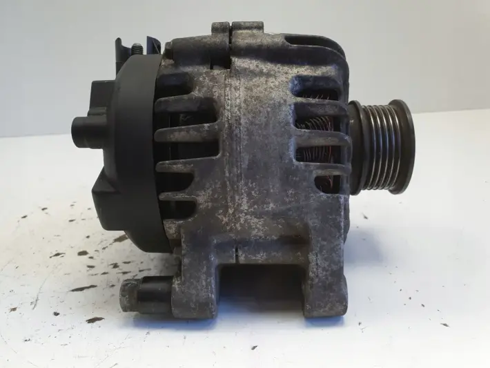 Volvo S40 II V50 1.6 D D2 ALTERNATOR 30659389 120A valeo