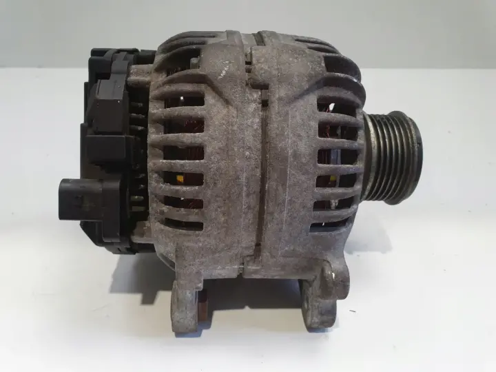 Audi A3 II 8P 1.9 TDI ALTERNATOR BOSCH