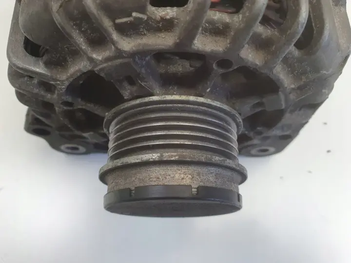Audi A4 B6 1.9 TDI ALTERNATOR Valeo 028903031A 120A