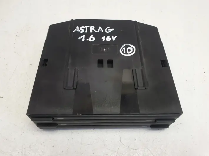 Opel Astra G II SCHOWEK NA PŁYTY CD
