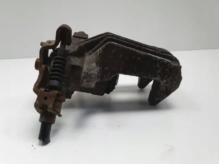VW Golf IV Audi A3 PRAWY ZACISK HAMULCOWY tył pasażera Lucas