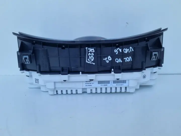 Volvo V40 II Diesel LICZNIK ZEGARY TFT Europa 31412271 36011271