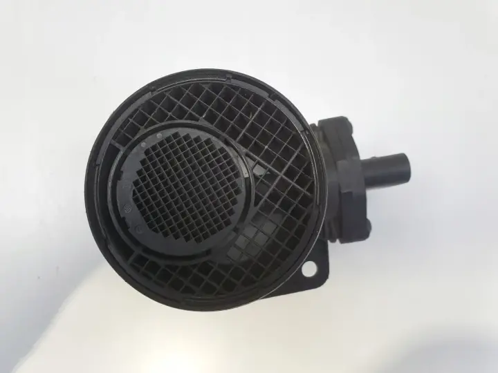 VW Golf V 2.0 TDI PRZEPŁYWOMIERZ POWIETRZA 0281002461 074906461B