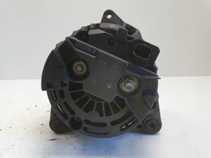 Nissan Qashqai 1.5 DCI ALTERNATOR bosch 0124525140