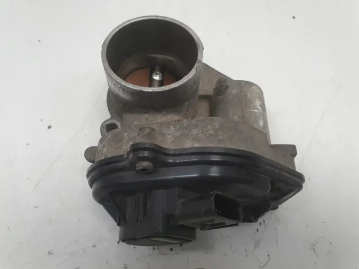 Ford Focus MK2 1.6 16V PRZEPUSTNICA VP4F9U-9E928-BC